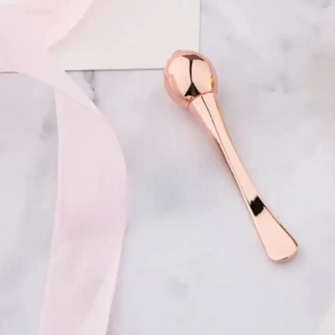 Refreshing eye contour massage roller