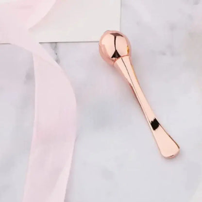 Refreshing eye contour massage roller