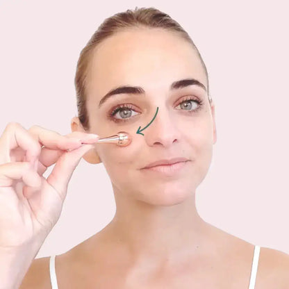 Refreshing eye contour massage roller